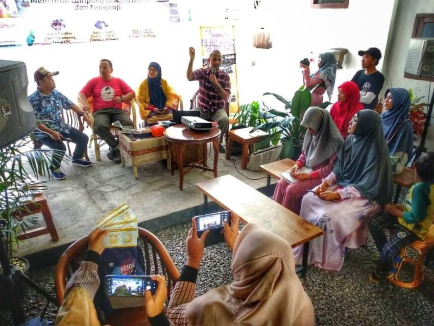 Talkshow Mencintai Lampung dengan Narasi dan Fotografi - MIlad Tapis Blogger