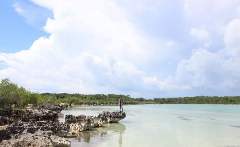 Destinasi wisata pulau rote ndao - danau laut mati oemasapoka - ervan dimu